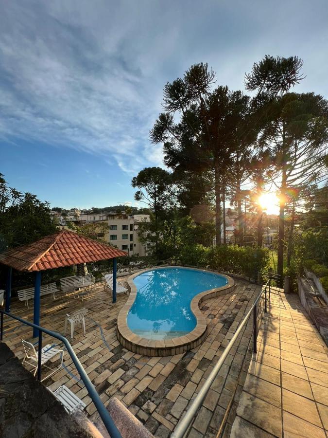 Apartamento Aconchegante Em Condominio Encantador. Lambari  Bagian luar foto